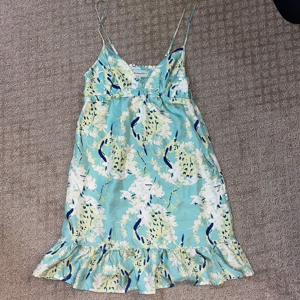 BEST DRESS EVER!! Cute vintage sun dress!!